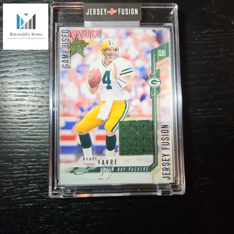 Green Bay Packers Brett Favre 2022 Jersey Fusion RC/Stars Game-Worn Swatch Football Trading Card